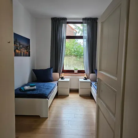 95Qm Erdgeschosswohnung Im Villenviertel Vollausgestattet Mit Kamin, Balkon Und Garten - Wlan Gratis Wilhelmshaven Exterior photo