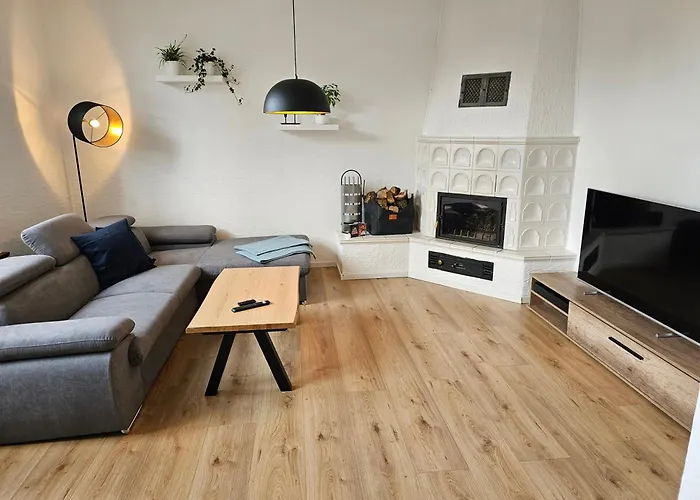 95Qm Erdgeschosswohnung Im Villenviertel Vollausgestattet Mit Kamin, Balkon Und Garten - Wlan Gratis