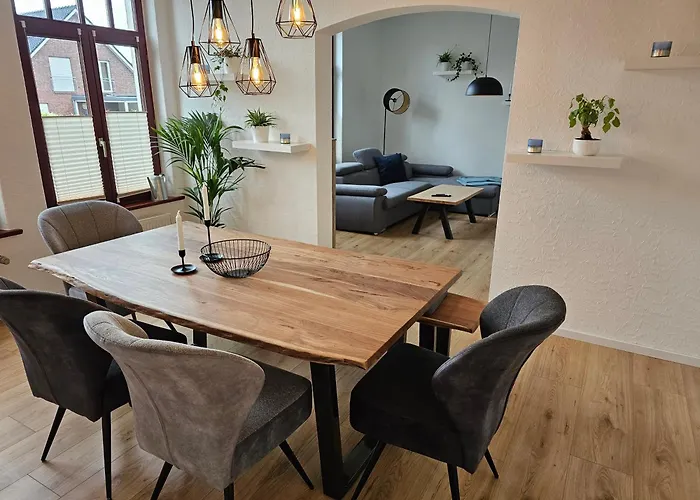 95Qm Erdgeschosswohnung Im Villenviertel Vollausgestattet Mit Kamin, Balkon Und Garten - Wlan Gratis