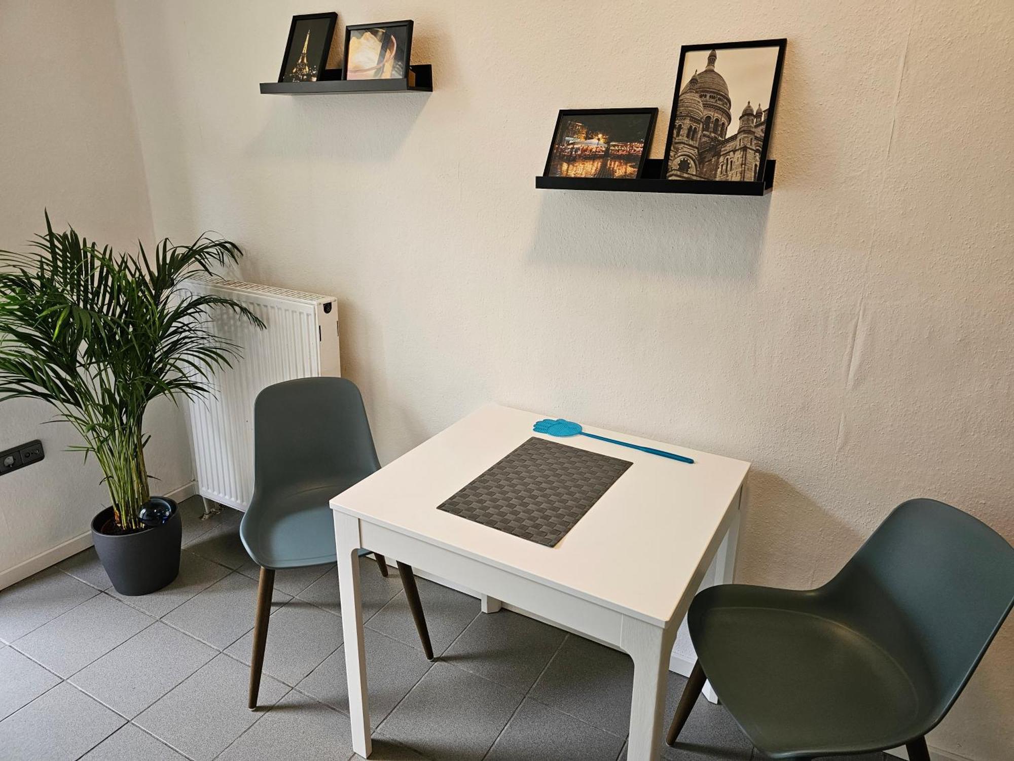 95qm Erdgeschosswohnung Im Villenviertel Vollausgestattet Mit Kamin, Balkon Und Garten - Wlan Gratis Apartment