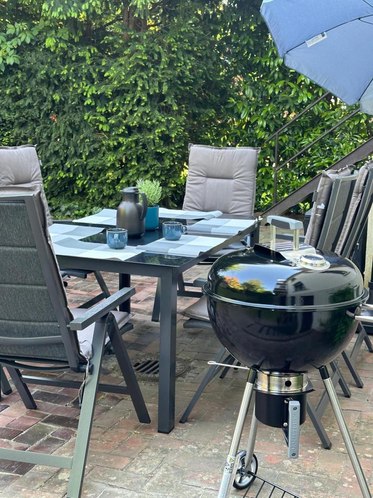 95qm Erdgeschosswohnung Im Villenviertel Vollausgestattet Mit Kamin, Balkon Und Garten - Wlan Gratis